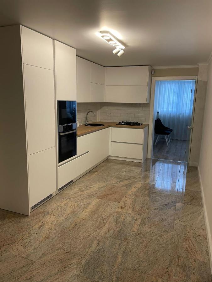 1 Lalelelor Apartment *