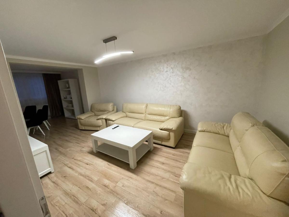 1 Lalelelor Apartment *